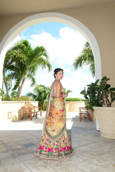 Cayman Island wedding: Ritzy “I Dos”