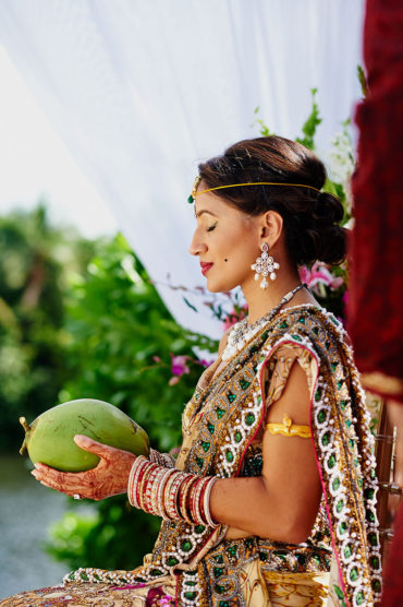 Cayman Island wedding: Ritzy “I Dos”